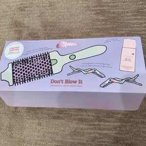 Mane Heated Styling Brush Iron from Sephora